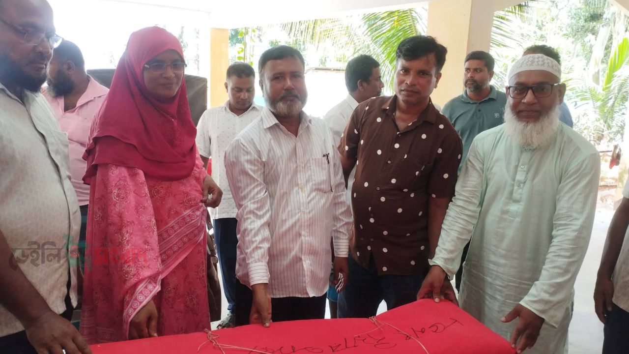 শিক্ষার পরিবেশ উন্নয়নে হাড়িভাসা ইউপির উদ্যোগ, ১৭ বিদ্যালয়ে ফ্লোর ম্যাট প্রদান