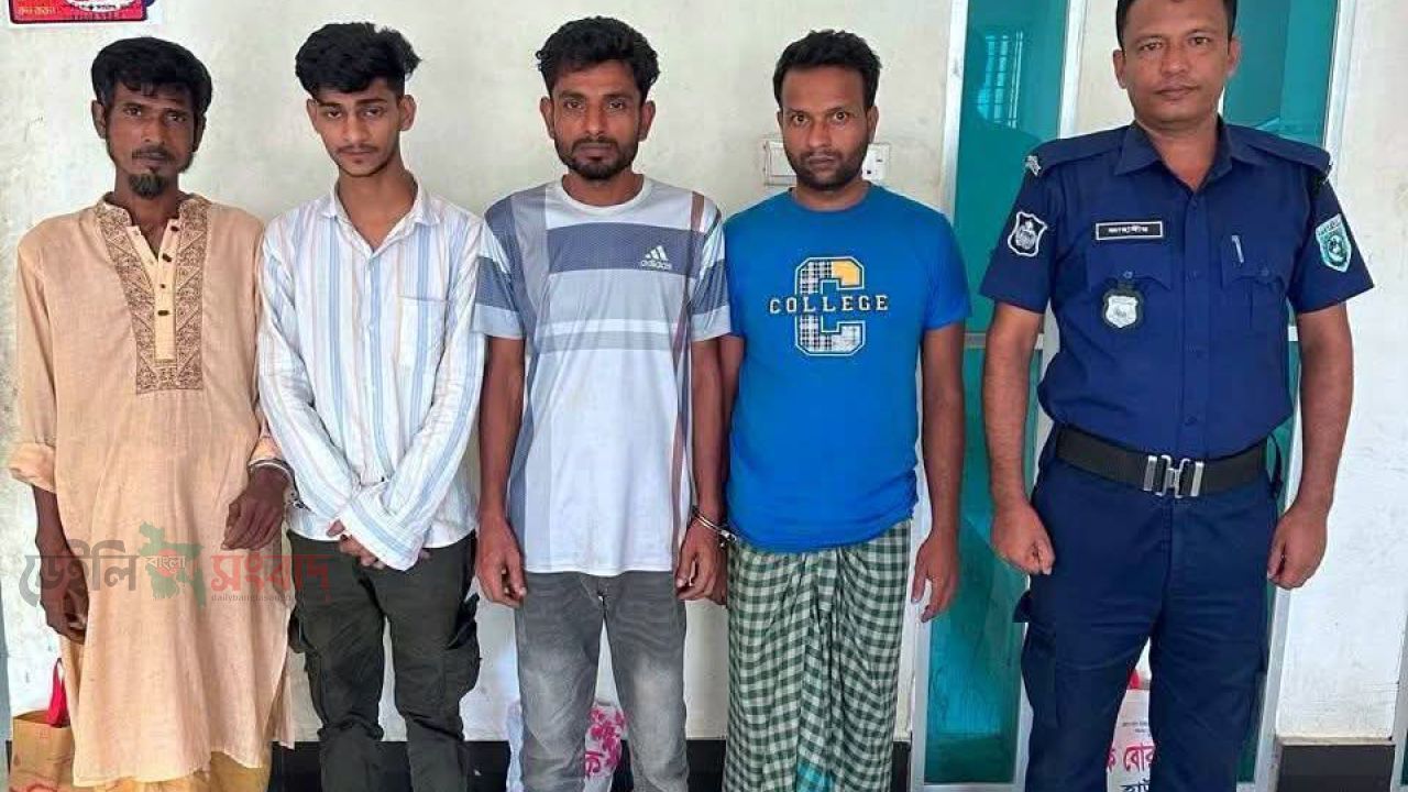 গোবিন্দগঞ্জে পৃথক অভিযানে ২০০ পিস ইয়াবা ও ৪০ পিস ট্যাপেন্টাডলসহ ৪ জন গ্রেফতার 