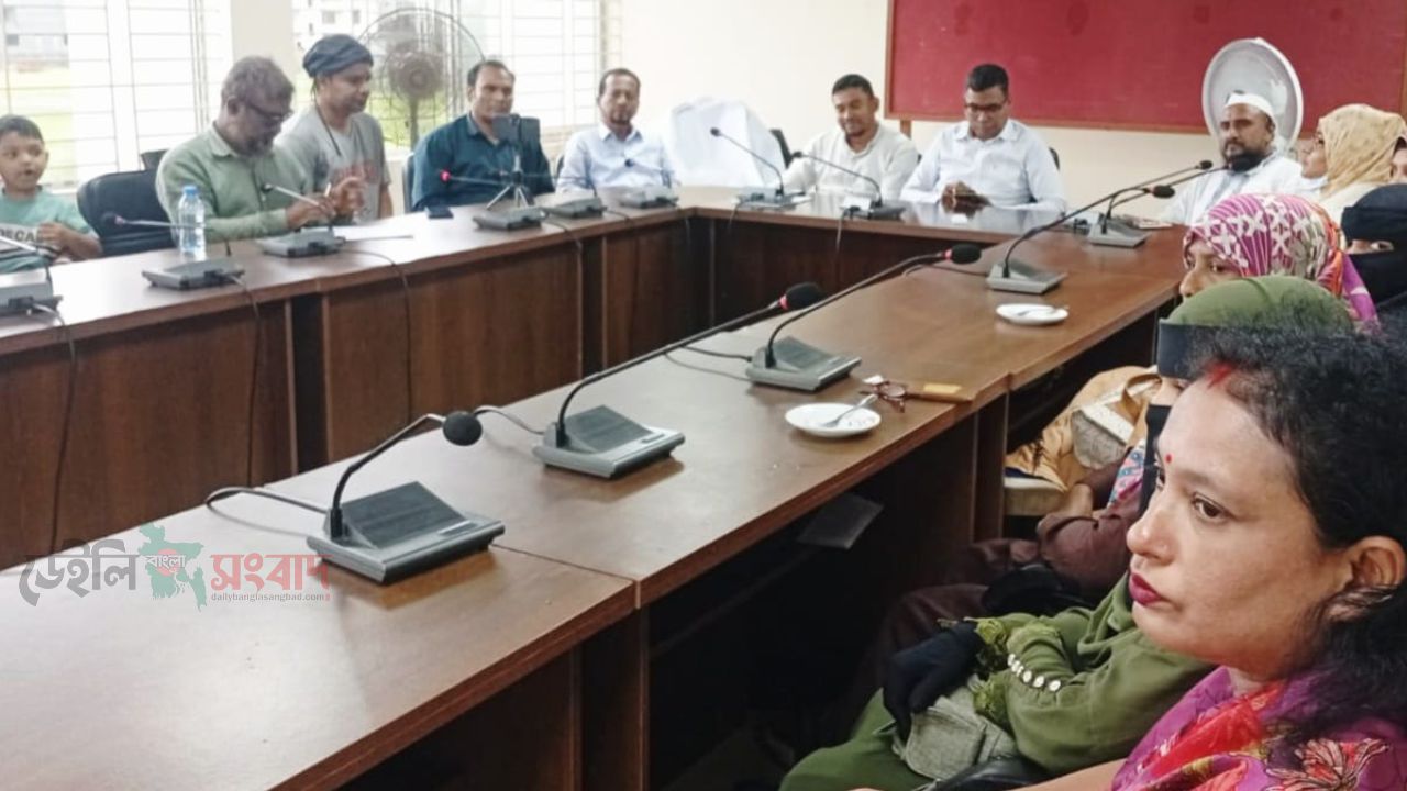 লালমাইয়ে কিশোর-কিশোরী ক্লাবের প্রশিক্ষকদের সঙ্গে ইউএনও'র মতবিনিময় সভা অনুষ্ঠিত 