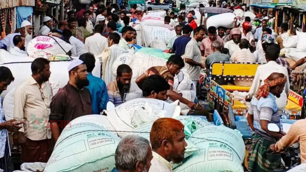 রাজস্ব আসে কোটি টাকা, উন্নয়ন নেই এক যুগেও: তাড়াশের হাটগুলোতে চরম দুর্ভোগ