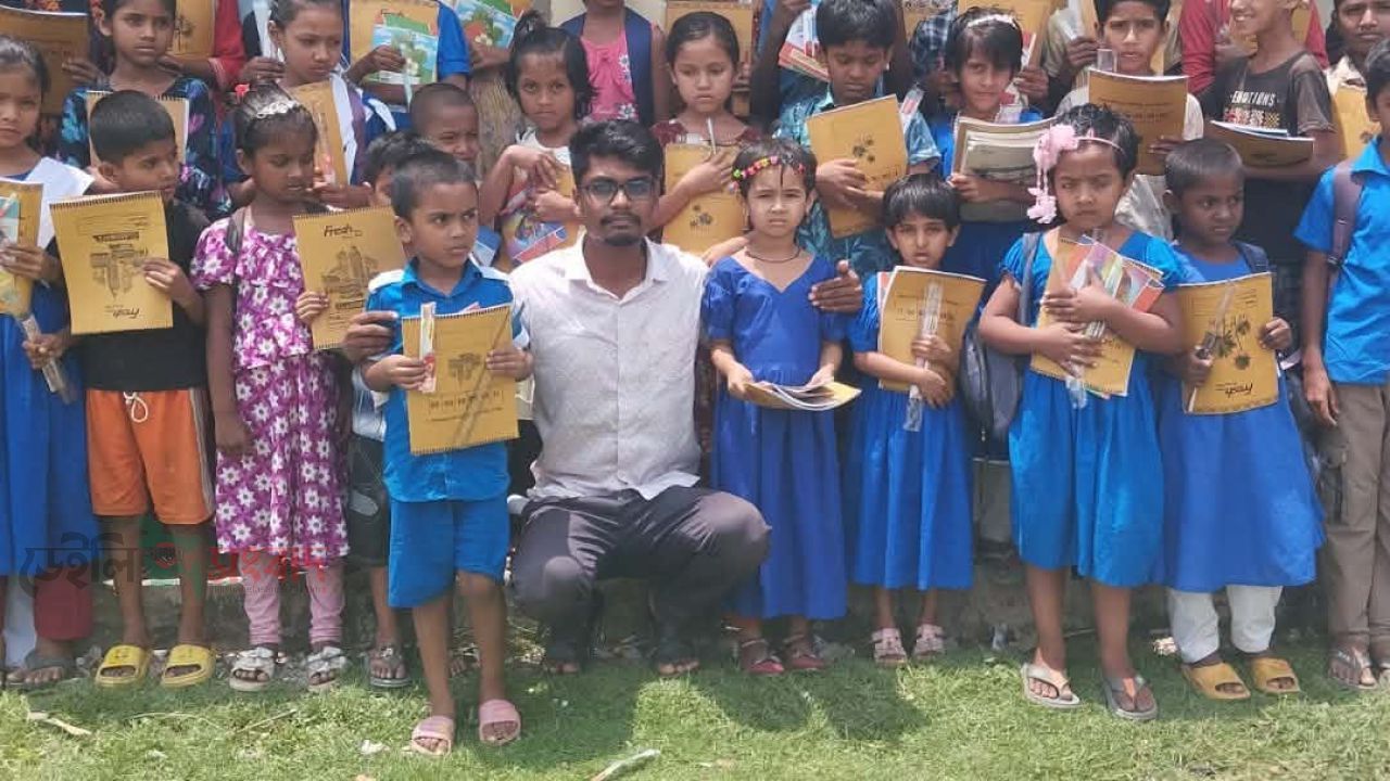 অসহায় মানুষের ভরসার নাম আমতলীর তরুণ রিয়াজুল ইসলাম