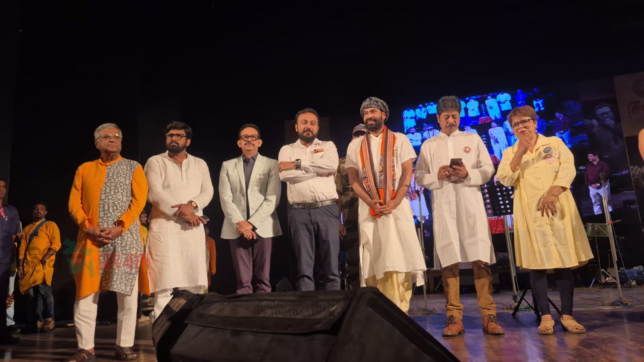 বেতার শিল্পী বীরেন্দ্র কৃষ্ণ ভদ্র ও সংগীত শিল্পী কিশোর কুমারের ৯৭ তম জন্ম দিবস পালিত হল। 