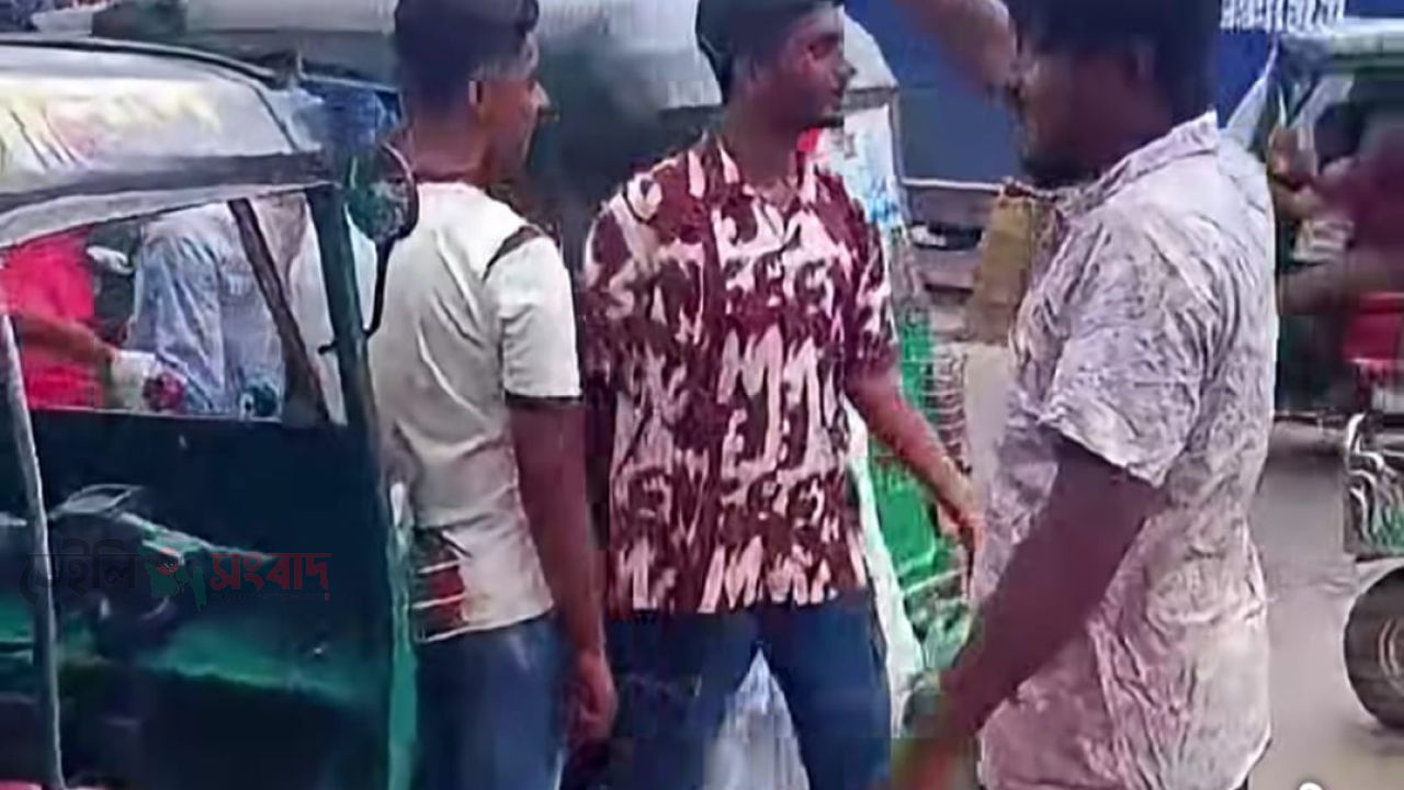 যাত্রীদের জিম্মি করে দ্বিগুণ ভাড়া আদায়, কুমিল্লায় সিএনজির বিরুদ্ধে ক্ষোভ - প্রশাসনের কঠোর অভিযানের আশ্বাস