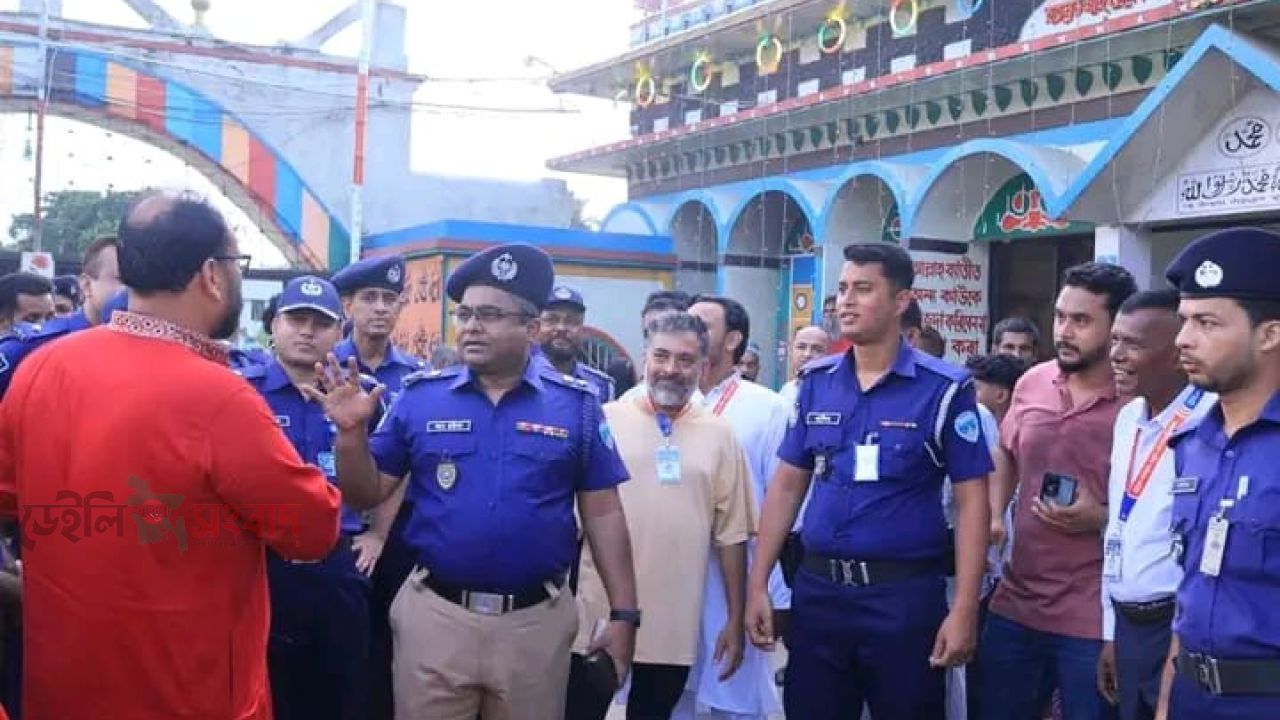 খড়মপুর শাহ্ পীর কল্লাহ্ শহীদ (রহঃ) এর বার্ষিক ওরশ উপলক্ষে নিরাপত্তা ব্যবস্থা পরিদর্শন করলেন পুলিশ সুপার।