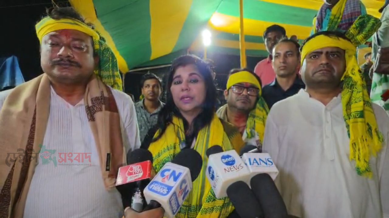 রামগড়ে পালিত হলো বিশ্ব আদিবাসী দিবস - আদিবাসী মহিলাদের সঙ্গে পা মেলেন ভারতী ঘোষ।।