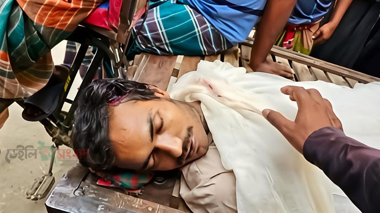 দামুড়হুদায় ত্রিমুখী মোটরসাইকেল সংঘর্ষে নিহত ১, আহত ৩ জন