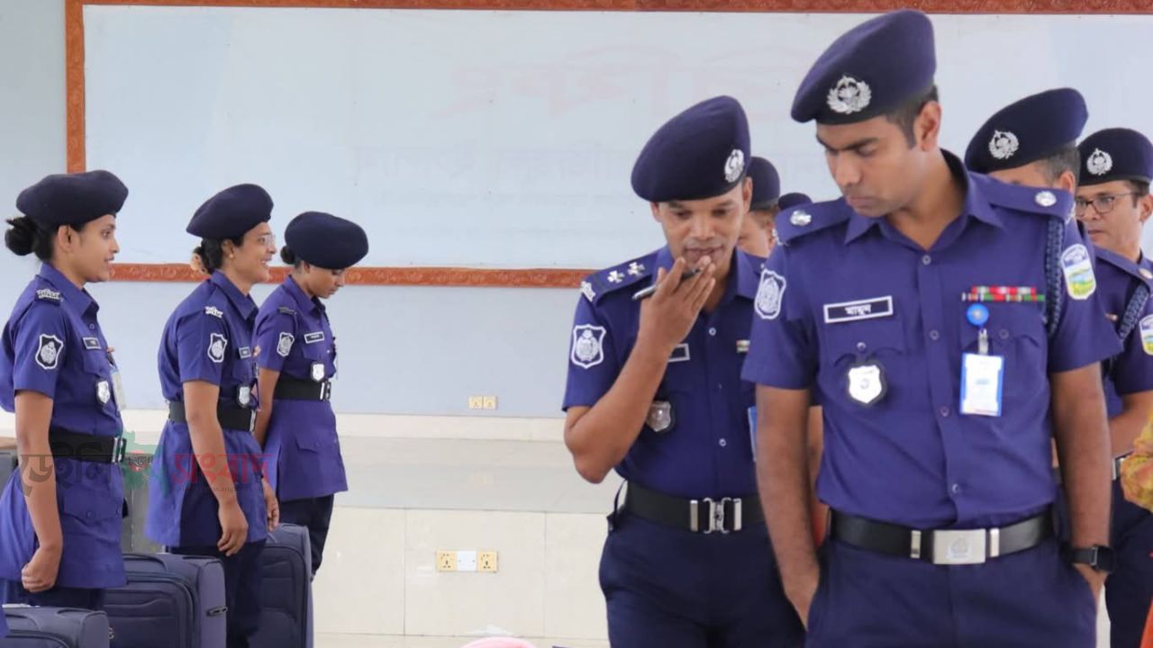 আজ ময়মনসিংহ জেলা পুলিশের মাসিক কিট প্যারেড অনুষ্ঠিত