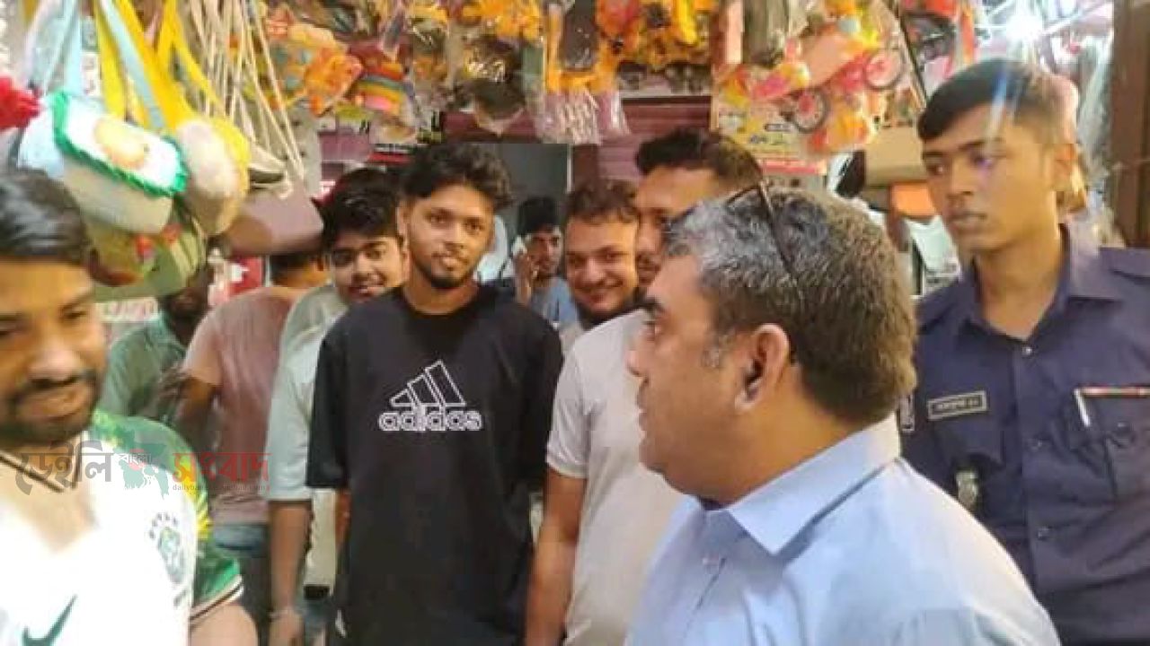 আলমডাঙ্গায় ভোক্তা-অধিকারের অভিযান: ৩ প্রতিষ্ঠানকে জরিমানা