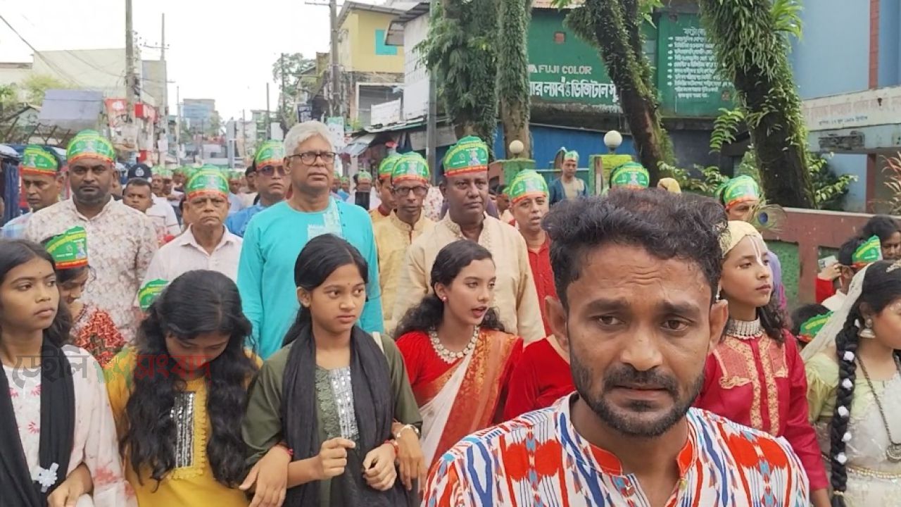সুনামগঞ্জে জন্মাষ্টমী উদযাপন উপলক্ষে বর্নাঢ্য  শোভাযাত্রা অনুষ্ঠিত