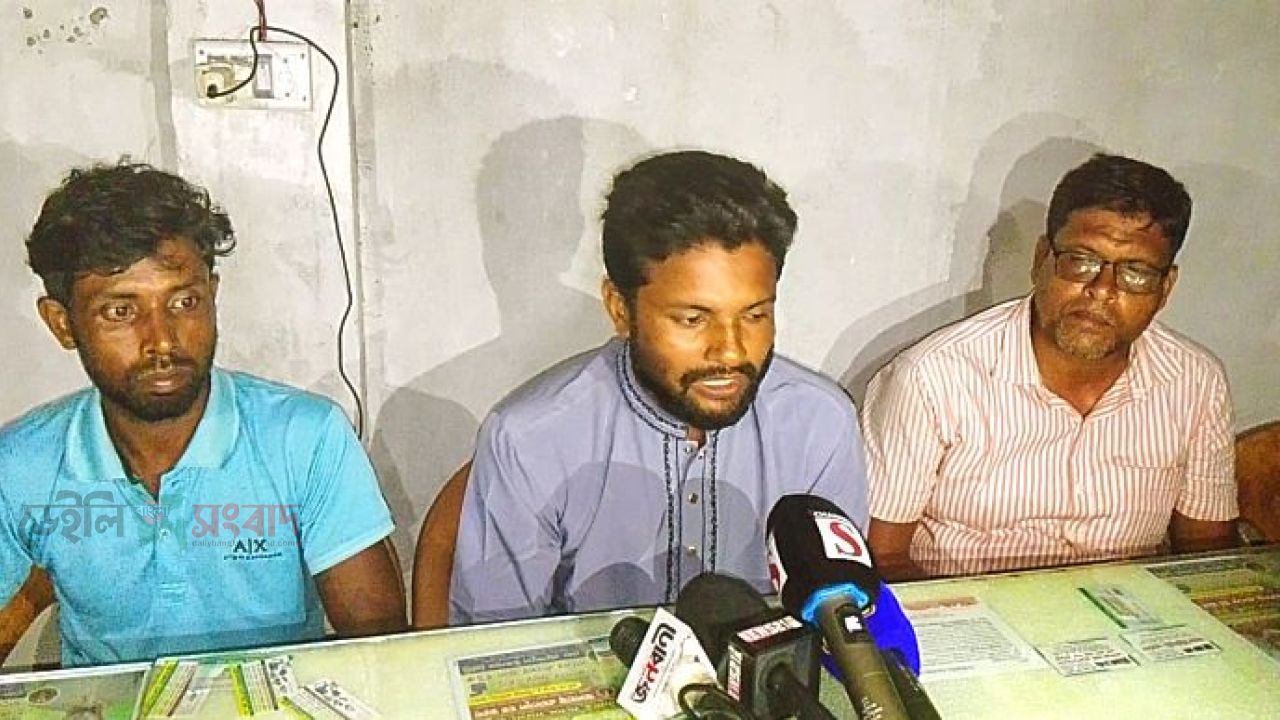 পীরগাছায় ব্যক্তি মালিকানাধীন জমি মাদ্রাসার দাবি, বাড়ি নির্মাণে বাঁধার অভিযোগে সংবাদ সম্মেলন