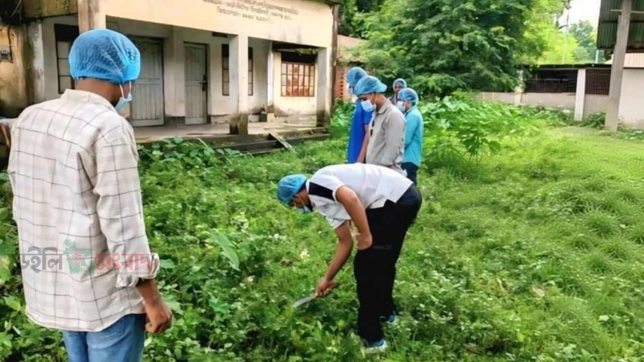 পঞ্চগড়ের বোদায় ডেঙ্গু প্রতিরোধে ছাত্রদল-শিক্ষার্থীদের মশক নিধন