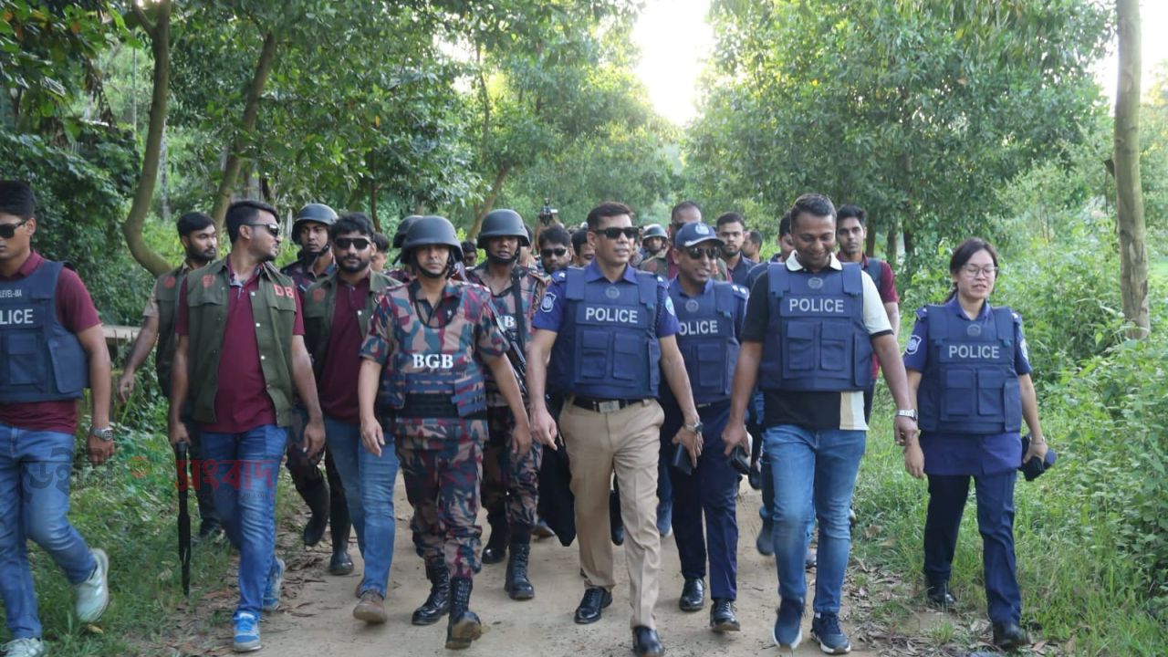 জঙ্গল সলিমপুরে জননিরাপত্তা ও আইনশৃঙ্খলা নিশ্চিতে আইনশৃঙ্খলা রক্ষাকারী বাহিনীর যৌথ অভিযান