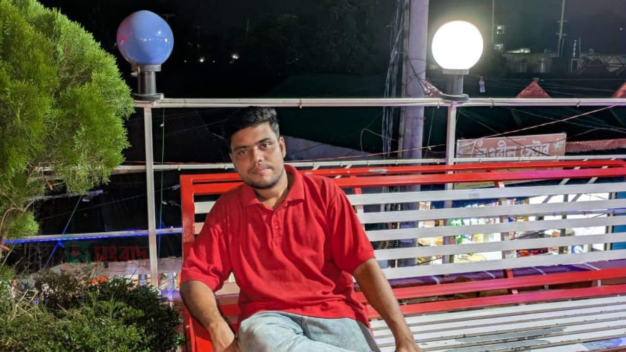 জীবন একটা আয়নার ঘর প্রতিটি প্রতিচ্ছবিতেই লুকিয়ে থাকে জীবনের গল্প
