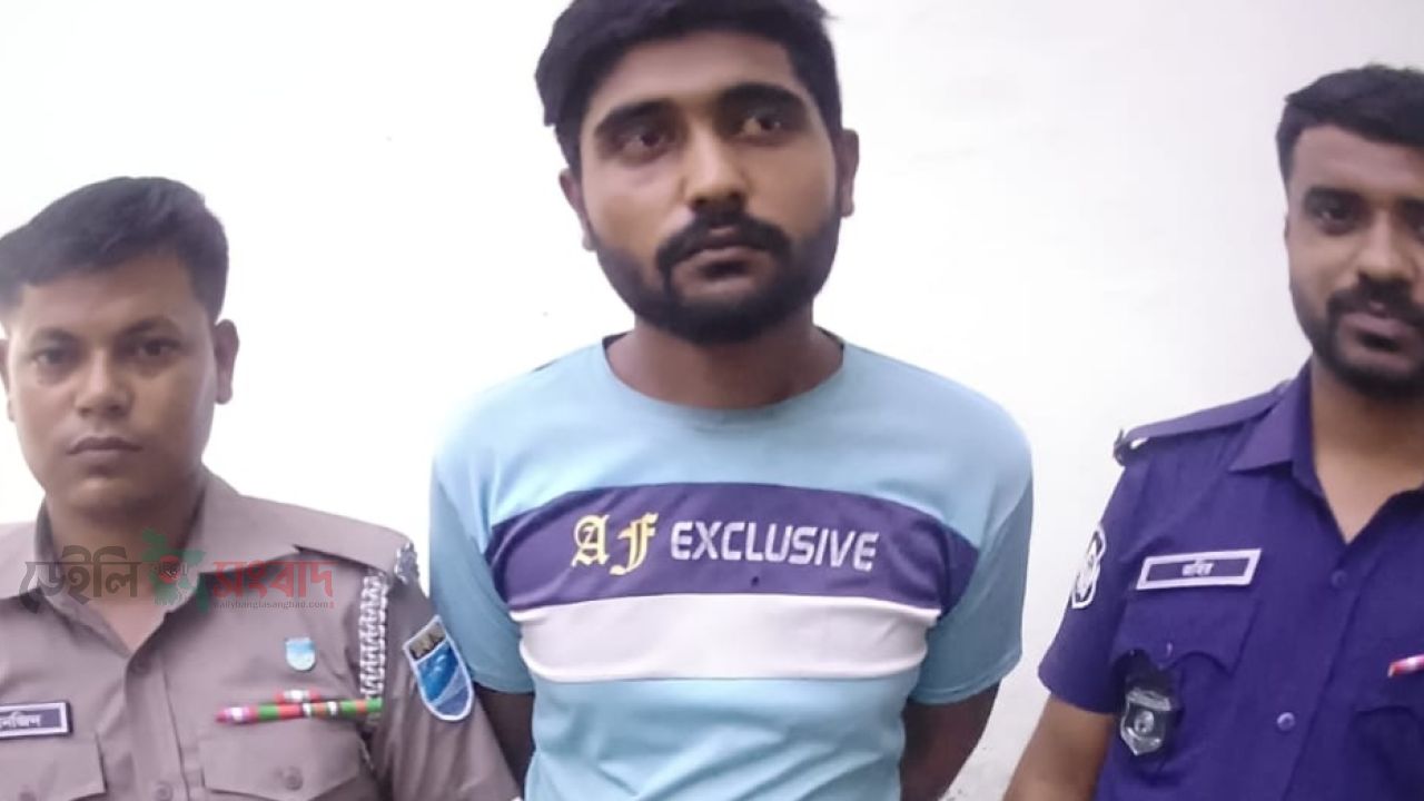 জনতার হাতে এক মাদক কারবারি আটক, পুলিশের কাছে হস্তান্তর। 