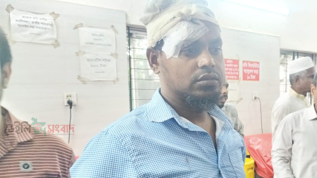 সোনারগাঁয়ে মাদক ব্যবসায়ীর আক্রমণে সাংবাদিক গুরুতর আহত 