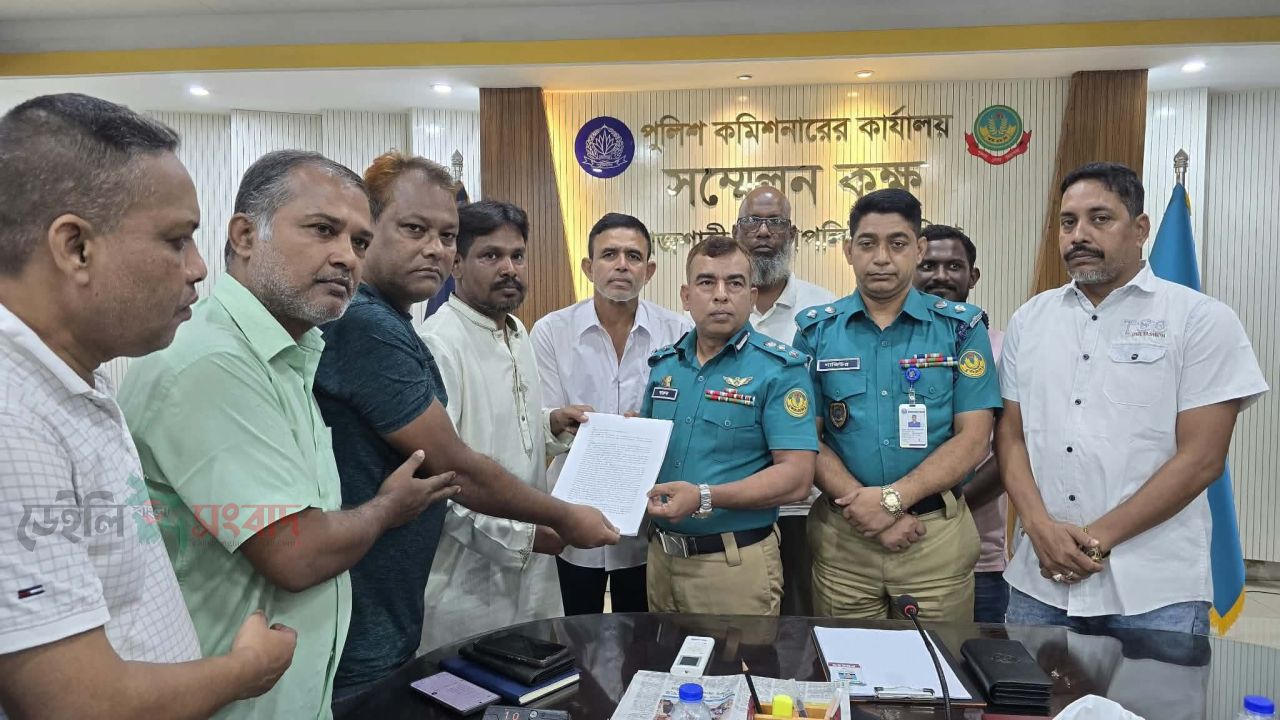 রাজশাহীতে ‘অপ-সাংবাদিকতা’ বন্ধে ব্যবস্থা চেয়ে ভূমিমন্ত্রীর হস্তক্ষেপ কামনা