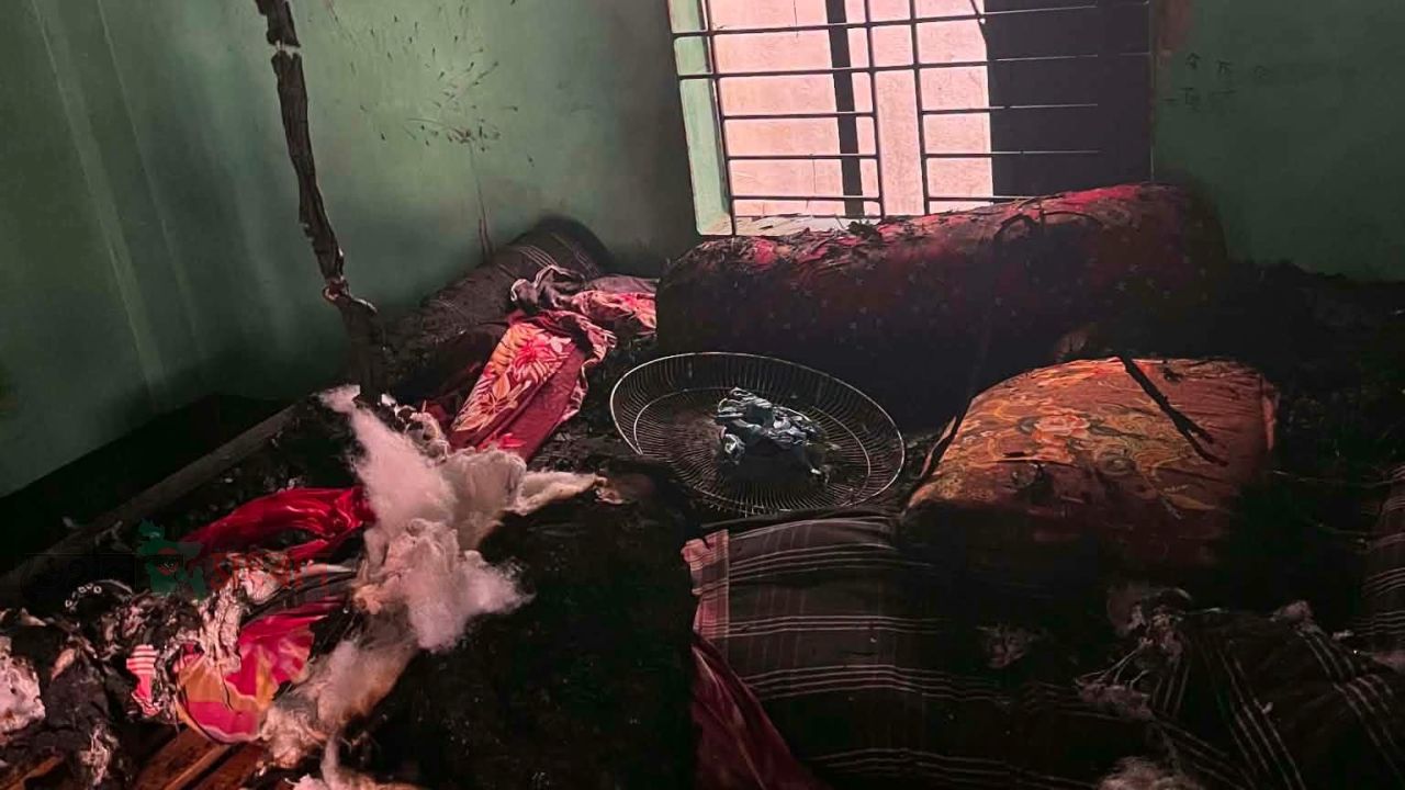কালিয়াকৈরে বাসাবাড়িতে   ভয়াবহ অগ্নিকাণ্ডে ৮টি কক্ষ জিনিসপত্র পুড়ে ছাই। ফায়ার সার্ভিসের ১ ঘন্টার প্রচেষ্টায় আগুন নিয়ন্ত্রণে 
