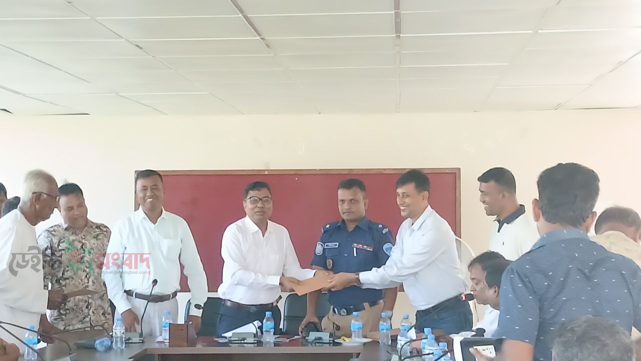 লালমাইয়ে শারদীয় দুর্গাপূজা উপলক্ষে প্রস্তুতি সভা অনুষ্ঠিত 