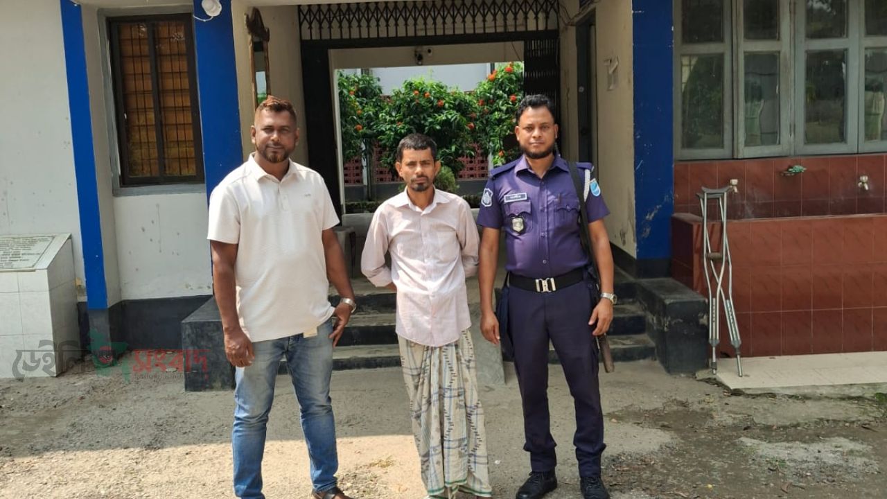হরিরামপুরে যাবজ্জীবন সাজা প্রাপ্ত ওয়ারেন্ট ভুক্ত আসামি গ্রেফতার। 
