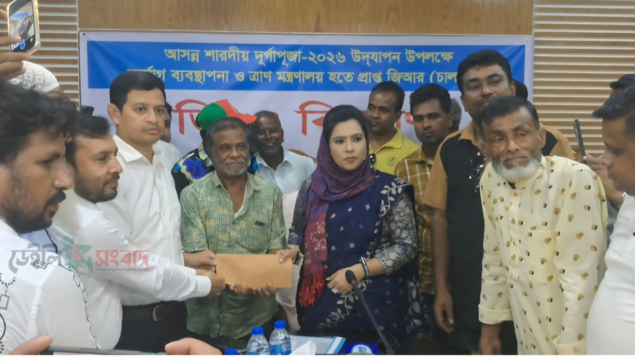 দুর্গাপূজায় নিরাপত্তা নিশ্চিতের নির্দেশ দিলেন নাদিয়া পাঠান পাপন