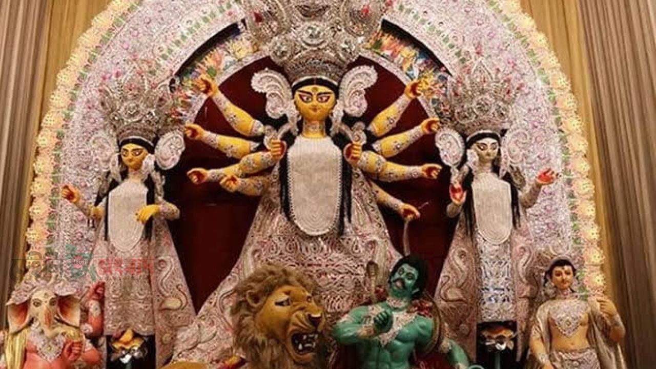 মহানবমীর আনন্দে মুখর পূজামণ্ডপ, আগামীকাল মাকে বিদায়ের পালা