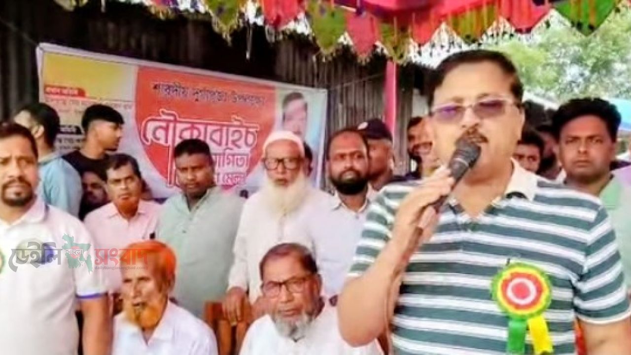 শারদীয় দুর্গাপূজা উপলক্ষে মাগুরায় নৌকাবাইচ ও গ্রামীণ মেলা অনুষ্ঠিত