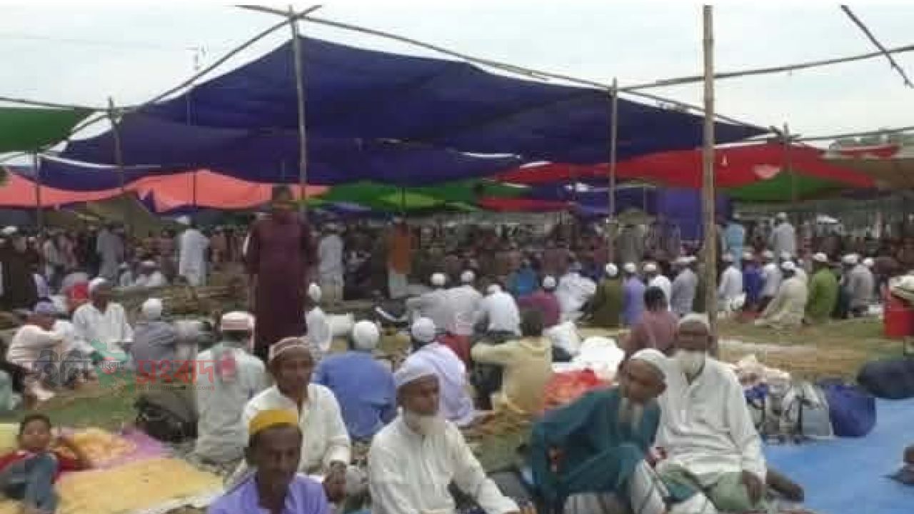 ইবাদত-বন্দেগিতে মুখর দারোয়ানি টেক্সটাইল মাঠ, শুরু জেলা ইজতেমা