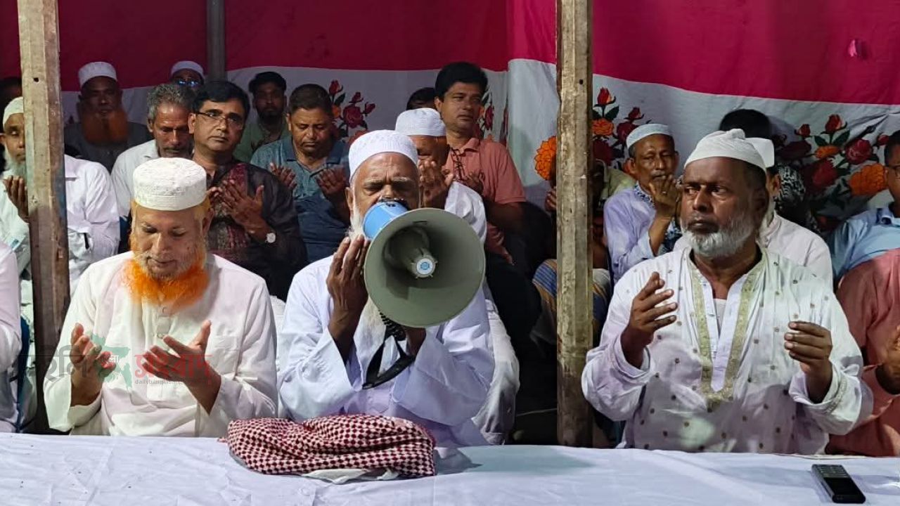 পাথালিয়ায় দোয়া মাহফিলের মধ্য দিয়ে বিএনপি নেতা আমিনুর রহমানের নির্বাচনী প্রচারণা শুরু